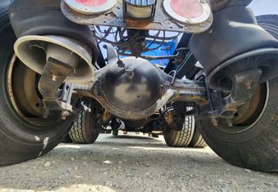 Meritor-Rockwell MT40-14X Rear Axle Housing for a 2017 Freightliner Cascadia 125