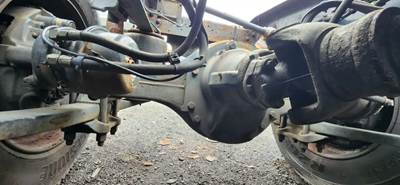 Meritor-Rockwell Rear Axle Housing for a 2015 Freightliner Cascadia 125