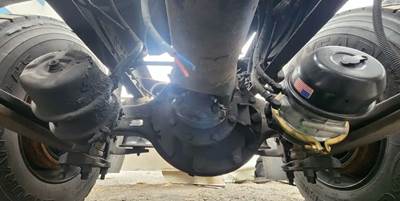 Meritor-Rockwell Rear Axle Housing for a 2012 Freightliner Cascadia 113