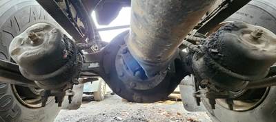 Meritor-Rockwell Rear Axle Housing for a 2014 Freightliner Cascadia 113