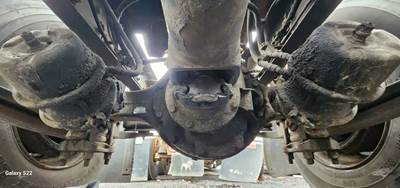 Meritor-Rockwell Rear Axle Housing for a 2014 Freightliner Cascadia 113