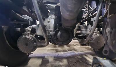 Meritor-Rockwell Rear Axle Housing for a 2006 Mack CHN613