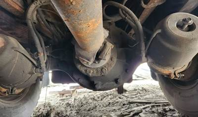 Meritor-Rockwell Rear Axle Housing for a 2001 E-One Fire Truck