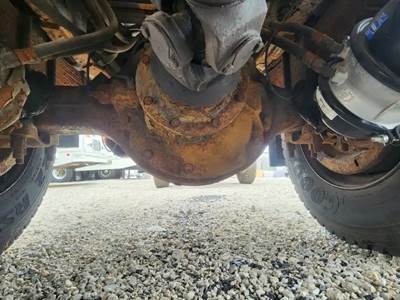 Meritor-Rockwell Rear Axle Housing for a 2002 Sterling L7500