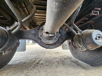 Meritor-Rockwell Rear Axle Housing for a 2016 Hino 268