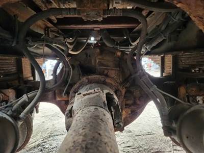 Meritor-Rockwell Rear Axle Housing for a 2009 International 7400