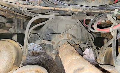 Meritor-Rockwell Rear Axle Housing for a 2004 Spartan Advantage