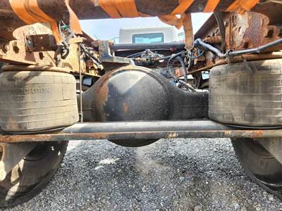 Meritor-Rockwell Rear Axle Housing for a 2005 Hino 268