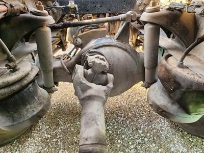 Meritor-Rockwell RD20-145 Rear Axle Housing for a 2018 Peterbilt 567