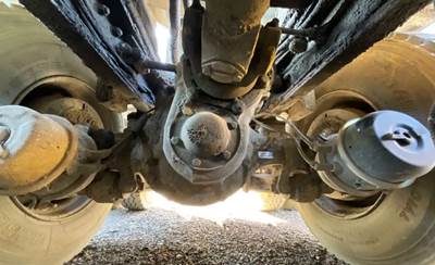 Meritor-Rockwell RD23-160 Rear Axle Housing for a 1996 Ford LT8000