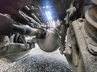 Meritor-Rockwell RPL23160 Rear Axle Housing for a 2008 Mack MRU613