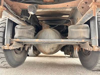 Meritor-Rockwell RR23-160 Rear Axle Housing for a 2009 Volvo VHD