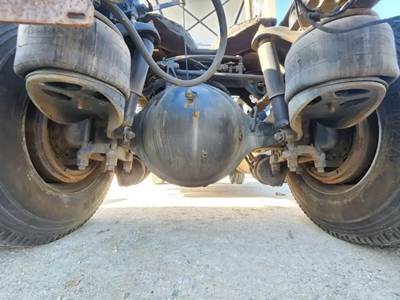 Meritor-Rockwell RR26160 Rear Axle Housing for a 2018 Peterbilt 579