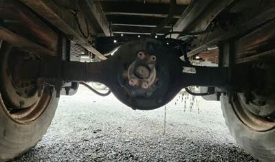 Meritor-Rockwell RS15-120 Rear Axle Housing for a 1991 Ford F600