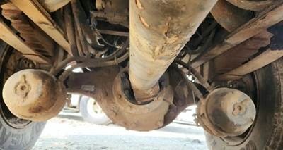 Meritor-Rockwell RS23160 Rear Axle Housing for a 2001 International 4900