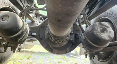 Meritor-Rockwell RS23160 Rear Axle Housing for a 2013 Freightliner Cascadia 113