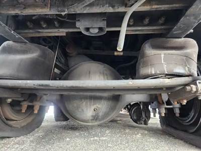 Meritor-Rockwell RS23160 Rear Axle Housing for a 2017 Kenworth T370