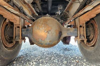 Meritor-Rockwell RS23160 Rear Axle Housing for a 2005 Freightliner M2 106