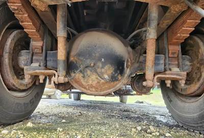 Meritor-Rockwell RS23160 Rear Axle Housing for a 2014 International WorkStar 7500