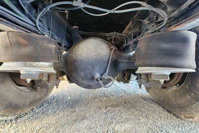 Meritor-Rockwell RS23161 Rear Axle Housing for a 2007 Freightliner Columbia 112