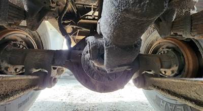 Meritor-Rockwell RT40-145 Rear Axle Housing for a 1990 Peterbilt 379