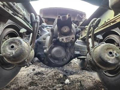 Meritor-Rockwell RT40-145 Rear Axle Housing for a 2006 Freightliner Columbia 112