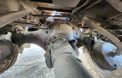 Meritor-Rockwell RT40-145 Rear Axle Housing for a 2007 Freightliner Columbia 120