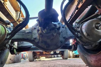 Meritor-Rockwell RT40-145 Rear Axle Housing for a 2006 Mack CXN613