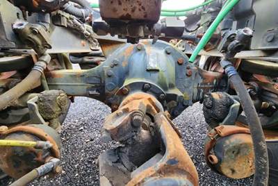 Meritor-Rockwell RT40-145 Rear Axle Housing for a 1999 Sterling A9513