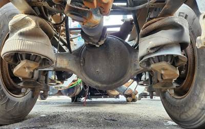 Meritor-Rockwell RT40-145 Rear Axle Housing for a 2011 International PROSTAR