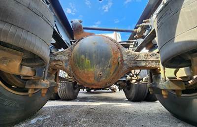 Meritor-Rockwell RT40-145 Rear Axle Housing for a 2011 International PROSTAR