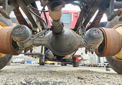 Meritor-Rockwell RT40-145 Rear Axle Housing for a 2006 Freightliner Columbia 112