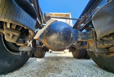 Meritor-Rockwell RT40-145 Rear Axle Housing for a 2004 International 9400I