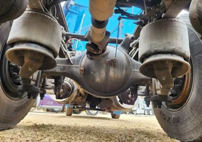 Meritor-Rockwell RT40-145 Rear Axle Housing for a 2018 Freightliner Columbia 120 Glider