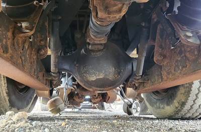 Meritor-Rockwell RT46-160 Rear Axle Housing for a 2000 Sterling L9500