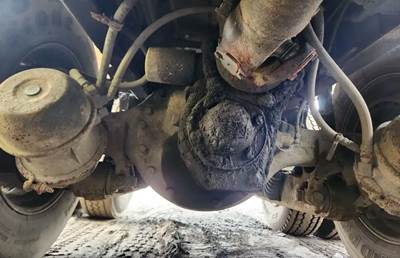 Meritor-Rockwell RT46160 P Rear Axle Housing for a 2007 Western Star 4900 SA