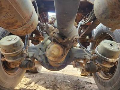 Meritor-Rockwell SSHD Rear Axle Housing for a 1987 Freightliner FLC