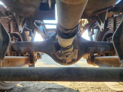 Meritor-Rockwell SSHD Rear Axle Housing for a 1987 Freightliner FLC