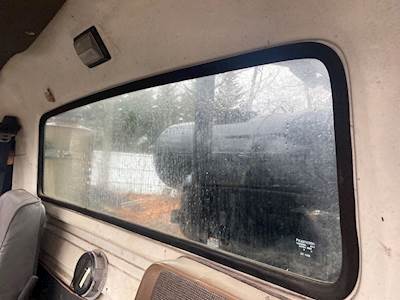 Ford LNT9000 Back Window