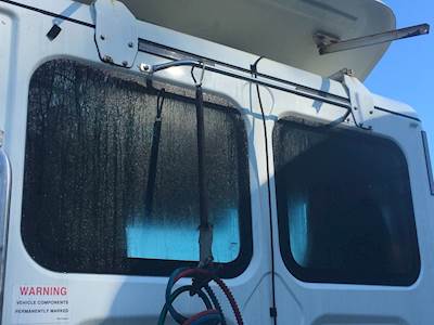 Freightliner Cascadia 113 Back Window