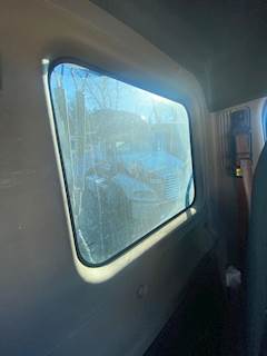 Freightliner Cascadia 113 Back Window