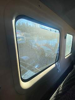 Freightliner Cascadia 113 Back Window