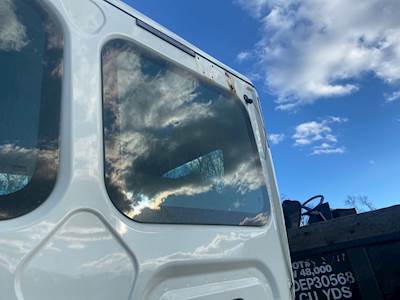 Freightliner Cascadia 113 Back Window