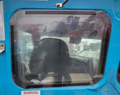 Freightliner Cascadia 126 Back Window