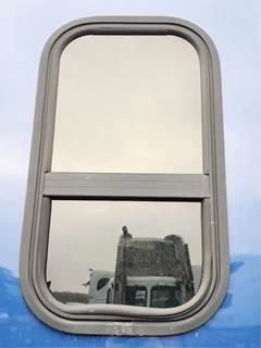 Freightliner Cascadia 126 Back Window