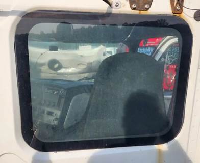 Freightliner Cascadia 126 Back Window
