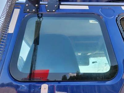 Freightliner Cascadia 126 Back Window