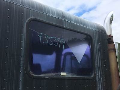 Freightliner FLD112 Back Window for a 1986 Freightliner FLD112SD