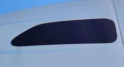 International LT625 Back Window
