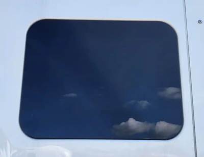 International LT625 Back Window